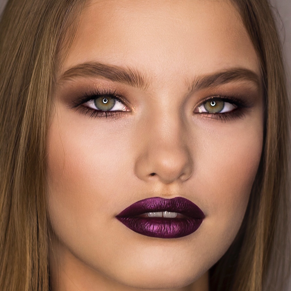 Red carpet makeup look 3