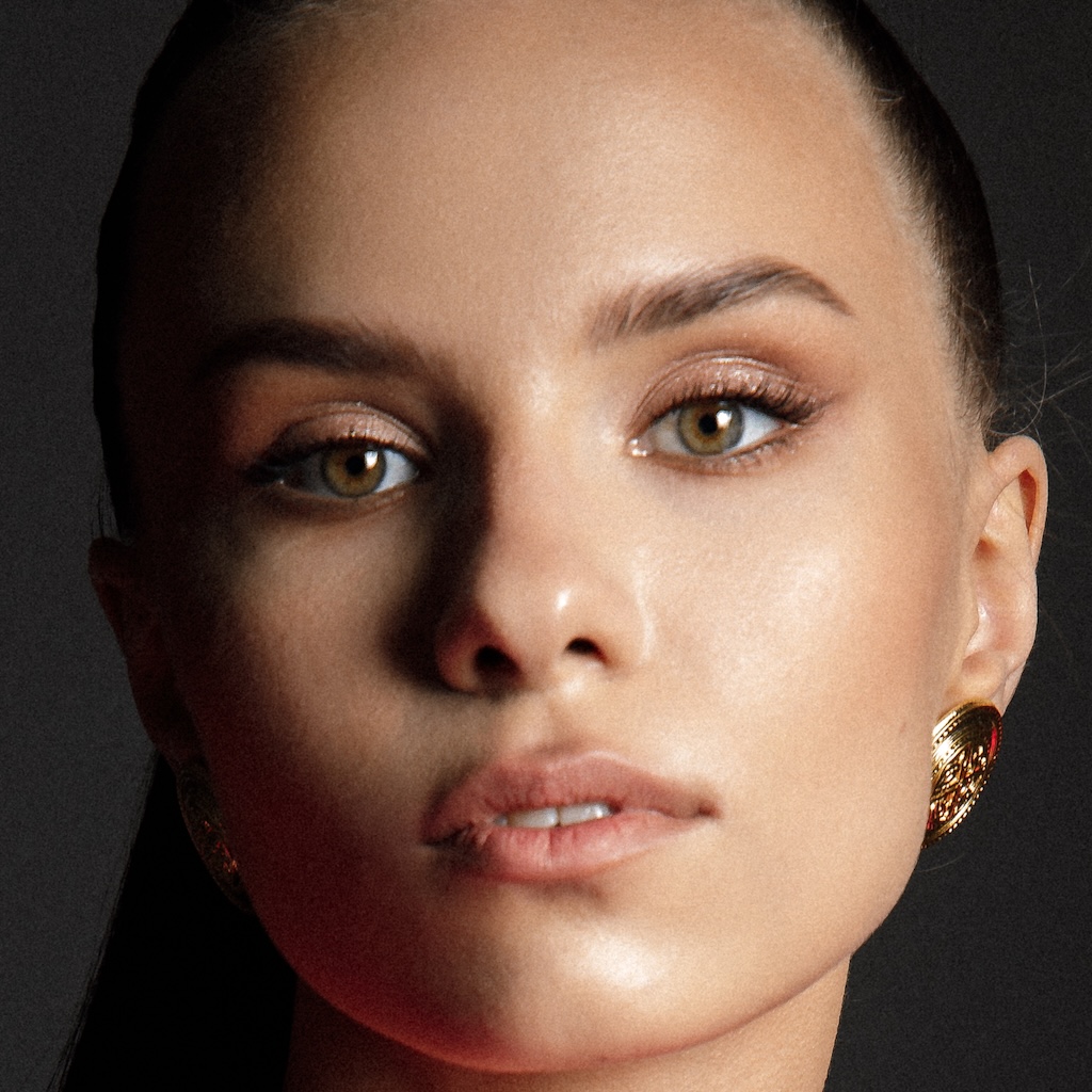 Red carpet makeup look 1